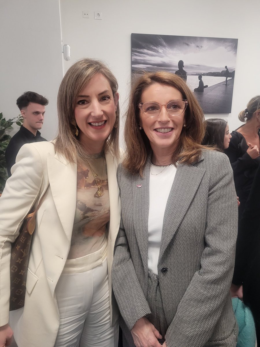 olivadillo's tweet photo. En el @CMediadoresCant celebrando el día de la mujer y debatiendo sobre el papel que desempeña en el sector asegurador.

Un placer coincidir con tanta mujer empoderada, líder y ejemplo a seguir
@Inese_seguros https://t.co/ORudgQwpx1