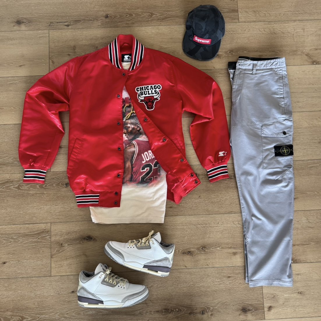 iAmTMCII's tweet image. What y’all rocking today 
@outfitgrid #outfitgrid
🧢#SupremeCap
🧥#VintageStarterJacket
👕#VintageJordanTee
👖#StoneIslandCargo
👟#Jordan3AMM