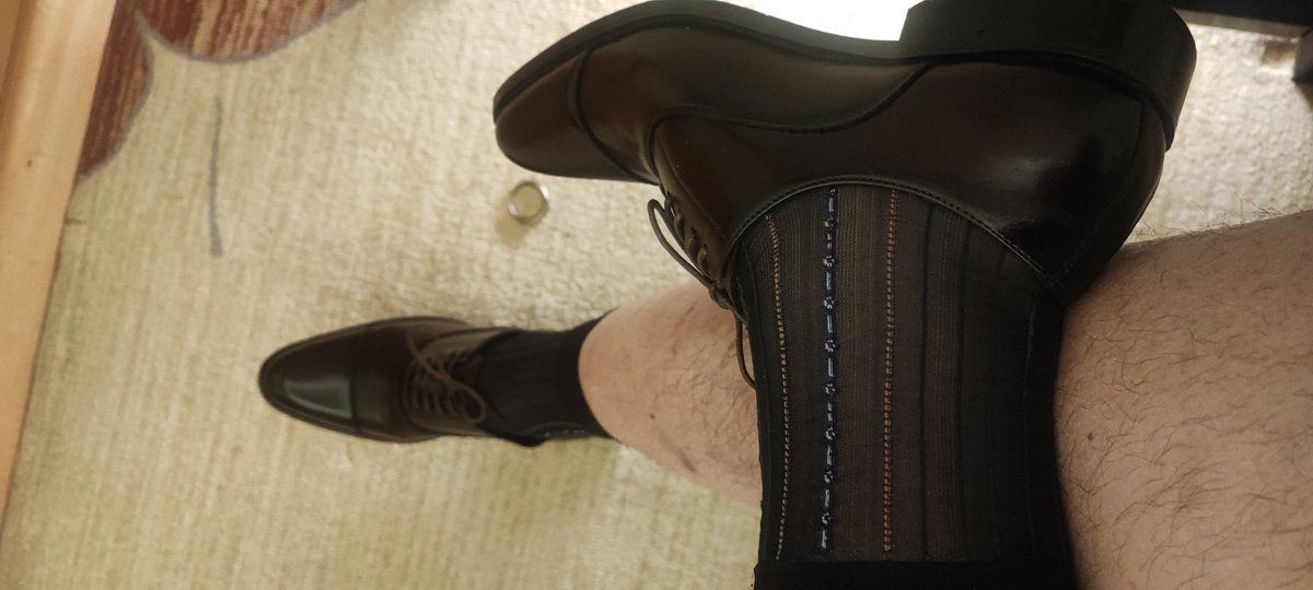 絲情襪意 tweet media