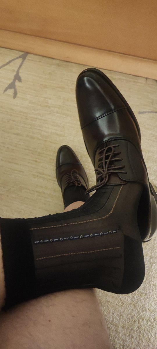 絲情襪意 tweet media