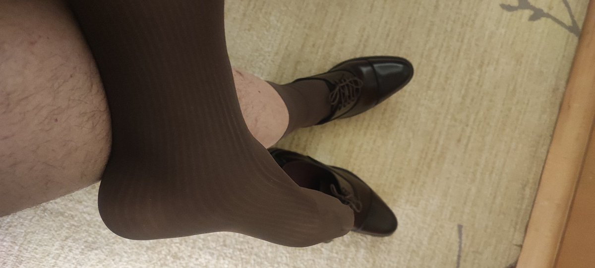 絲情襪意 tweet media