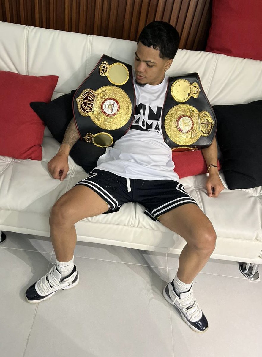 Ifeel súper proud to be a two-time <a href="/WBABoxing/">WBA Boxing</a> champion <a href="/GilberticoWBA/">Gilberto J Mendoza</a>