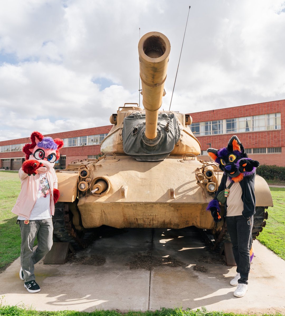 MarzLotl's tweet photo. You get 5 BIG BOOMS 
💥BOOM BOOM BOOM BOOM BOOM💥 
📸@_CrowCreations_ 
🐈‍⬛: @frijo_mijo (Kin) 
#FursuitFriday https://t.co/FCMBeZlGTZ
