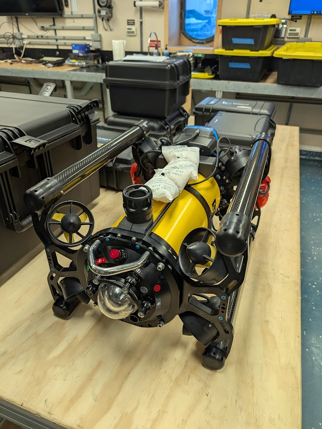 sikuliaq's tweet photo. Sikuliaq is the host of a new Boxfish Alpha remotely operated vehicle! Underwater ROV footage can help troubleshoot ship repairs, recover items in shallow water, and inspect moorings and science equipment. https://t.co/HBIyeuLGUz