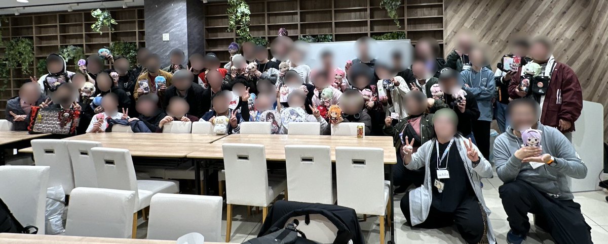 ryookera's tweet photo. 改めまして昨晩、国際交流をメインとしたオフ会を開催しました。計47名、様々な地域の方に参加していただき大盛況でした！
去年に引き続き今年はいろいろアップデートしましたが、いろいろ反省点も見つかりましたのでさらにアップデートして来年もやりたいですね。
皆様ありがとうございました！ https://t.co/gSI3tvdRbV