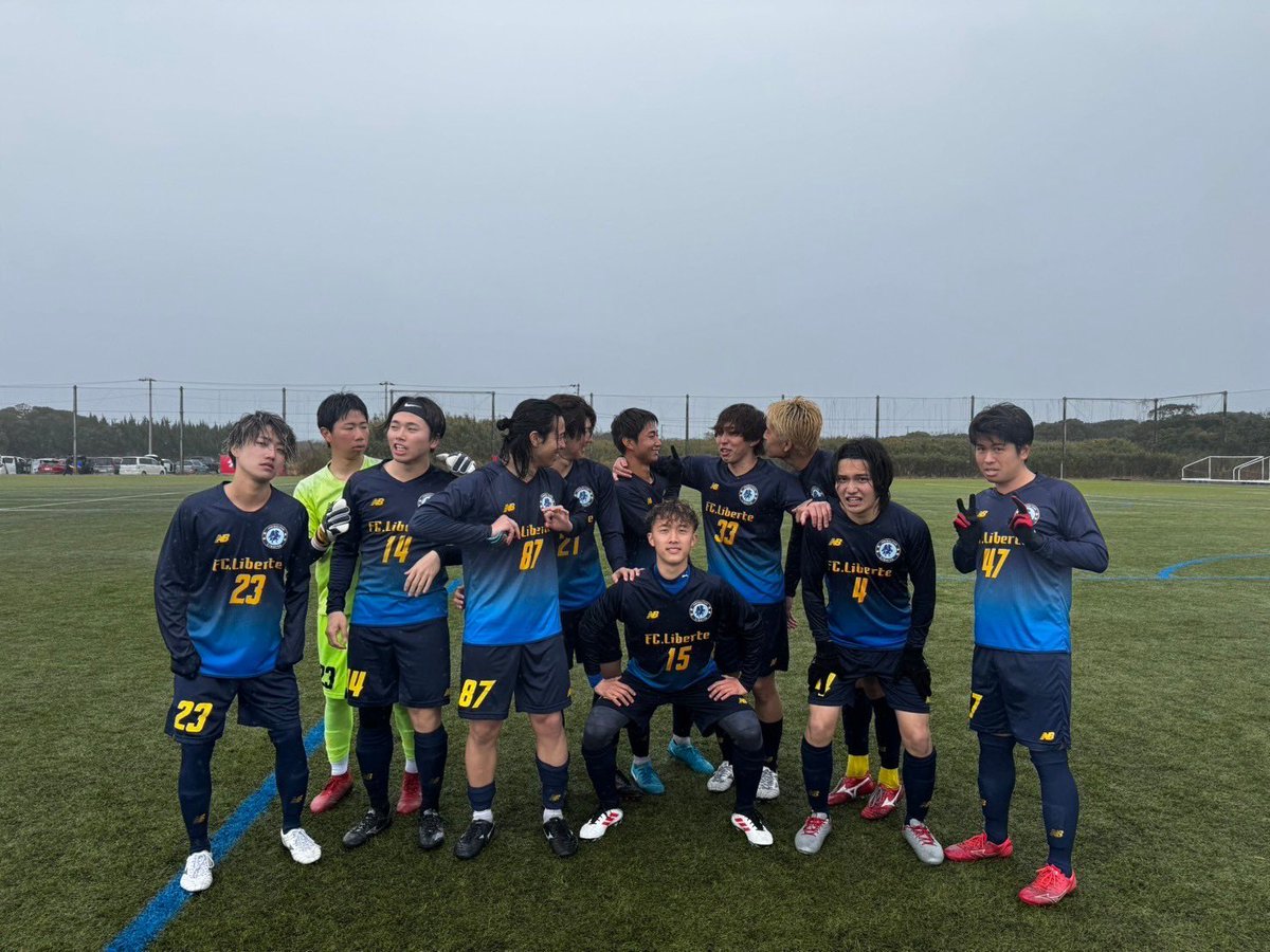 FC_Liberte's tweet photo. 【第3回ゲキサカ杯】

グループリーグ  1位通過
1試合目vs.チーム頑張るぞU-22 △0-0
2試合目vs.���應大学Vermule ○1-0
3試合目vs.明治大学ESPERANZA　○3-0

決勝トーナメント
1回戦vs.中央大学Maple ✖️0-3

結果　Best16🏆⚽️

今年度最後の大会が終了しました！！ https://t.co/uyRoyHZK7W