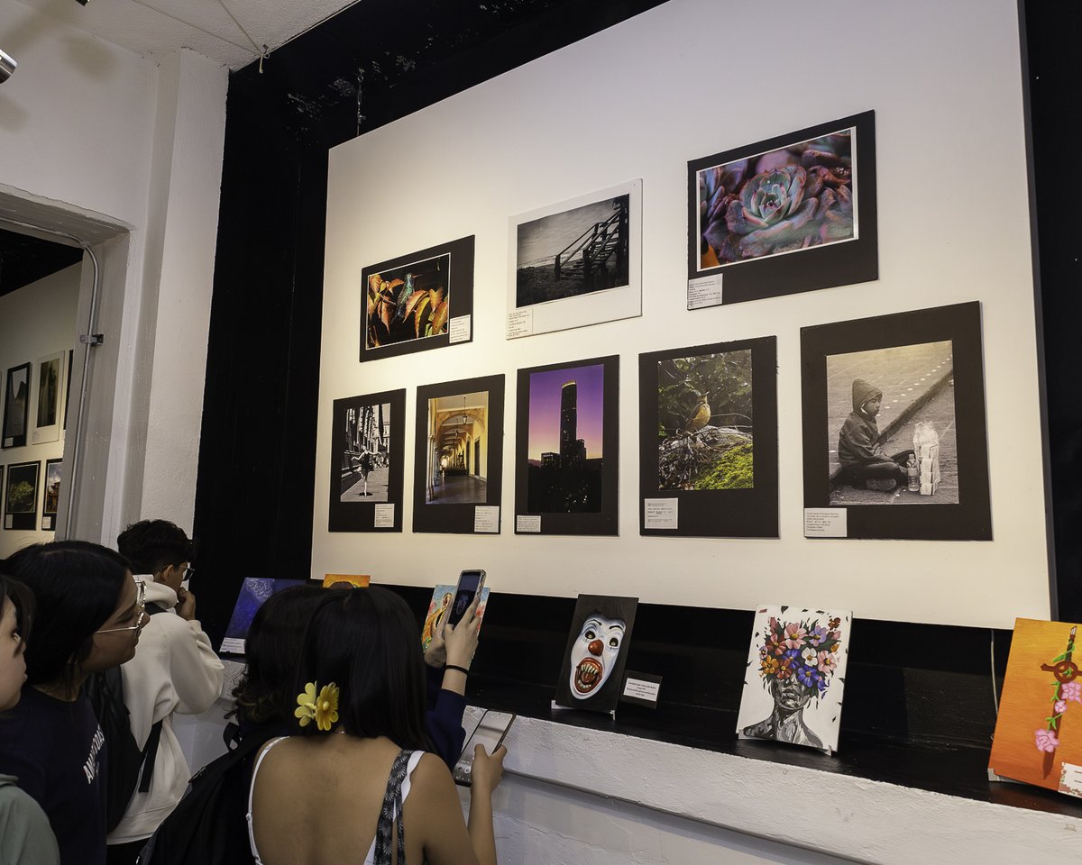 enp_unam's tweet photo. #NotiPrepas 🖼️
Se llevó a cabo la inauguración de la exposición “Jóvenes hacia el arte” en #Prepa9, donde estudiantes expusieron sus obras artísticas y fotográficas. https://t.co/7ObEREoZYC