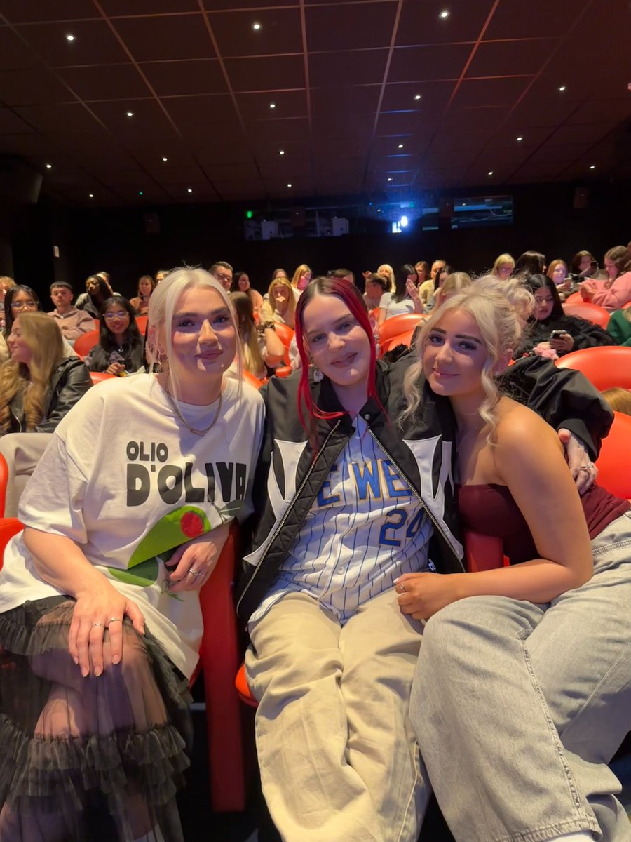 Lovefings's tweet photo. @AnneMarie It was the best!! https://t.co/tbxJgTkcvK