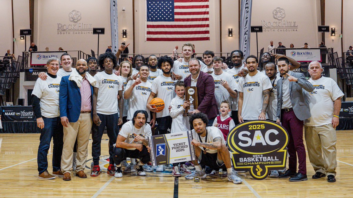 LRbears's tweet photo. 𝗥𝗜𝗡𝗚 𝗦𝗭𝗡 

🐻🏀

#GOBEARS | #BetweenTheBricks https://t.co/cL5ynOf2YT