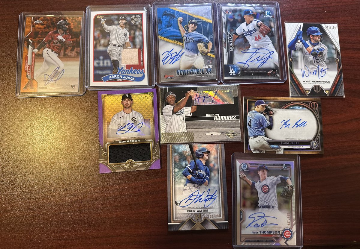 beardedbreakr's tweet photo. Others for sale right now. Just getting started selling on here so really generous on prices. 
Leyba is /25 https://t.co/f7BaV3jN6I
