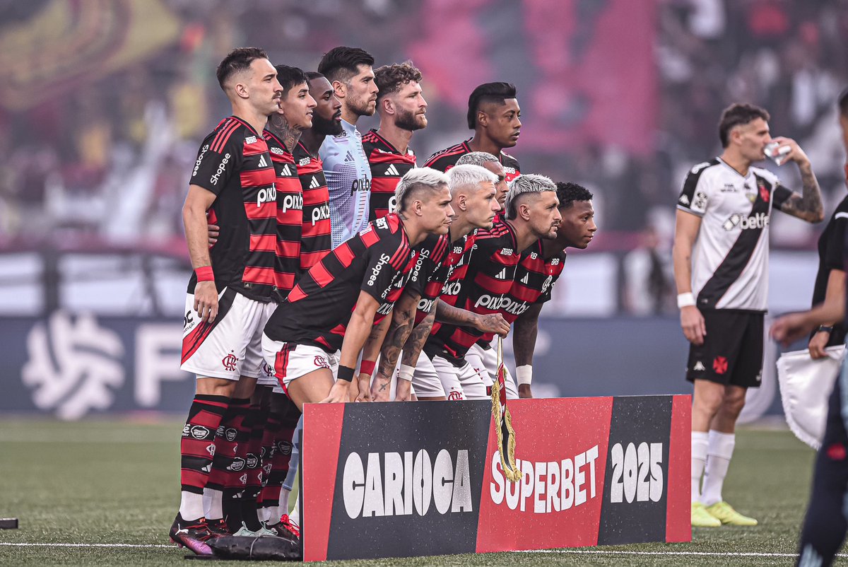 ImperioRubro81's tweet photo. Falar da qualidade do elenco do Flamengo é chover no molhado. Falar de Gerson, Bruno Henrique, Pedro, Arrascaeta, Cebolinha, Luiz Araújo, é chover no molhado. Mas eu acho que a novidade desse ano é que o Flamengo está muito forte na defesa. Você tem Léo Ortiz, Danilo, Léo Pereira https://t.co/oTxnZ1iy2a