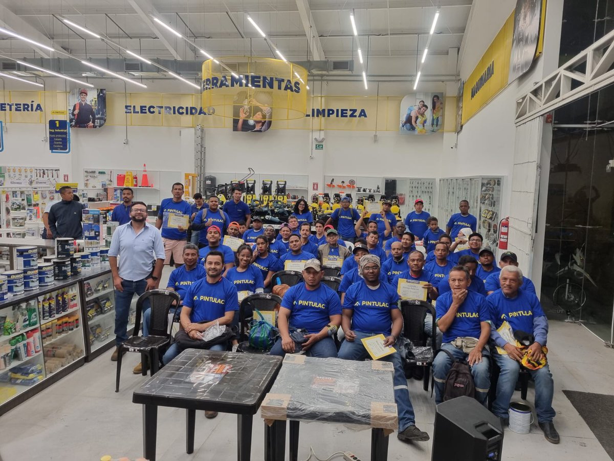 pintulacec's tweet photo. ¡Gran jornada de capacitación en Esmeraldas con WEG! 

Aprendimos sobre pintura epóxica, aplicación y sus beneficios.
 
¡Gracias por asistir a nuestras capacitaciones! 💪

#Pintulac #Capacitaciones #Tuamigoexperto #Cursos https://t.co/kr49KA3EKI