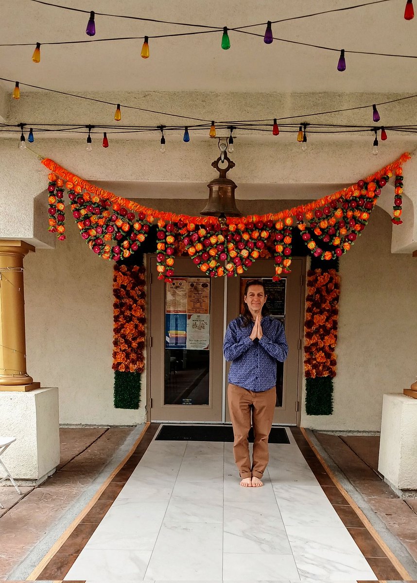 ADevotedYogi's tweet photo. A #vegetarian lunch at #govindascafe
#gratitude #vegasyogi #wellness #deliciousness #scaredspace #yogalife #vegas #vegasvalley #SilverState #adevotedyogi #epicurious #joy
https://t.co/3cqt4qRZ23 https://t.co/169yqrZPCx