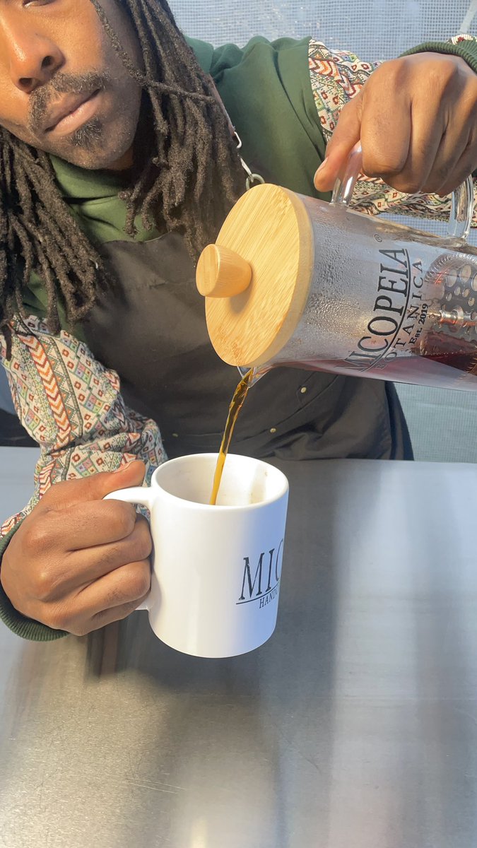 micopeia's tweet photo. South Africa is the ONLY country in the world that produces authentic Rooibos! This naturally caffeine-free herbal tea is packed with antioxidants and a smooth, slightly sweet, earthy flavor with hints of vanilla and honey. You can find it at my store https://t.co/WgdZasCoVg 🫖🍵 https://t.co/OM0cAi2zsD