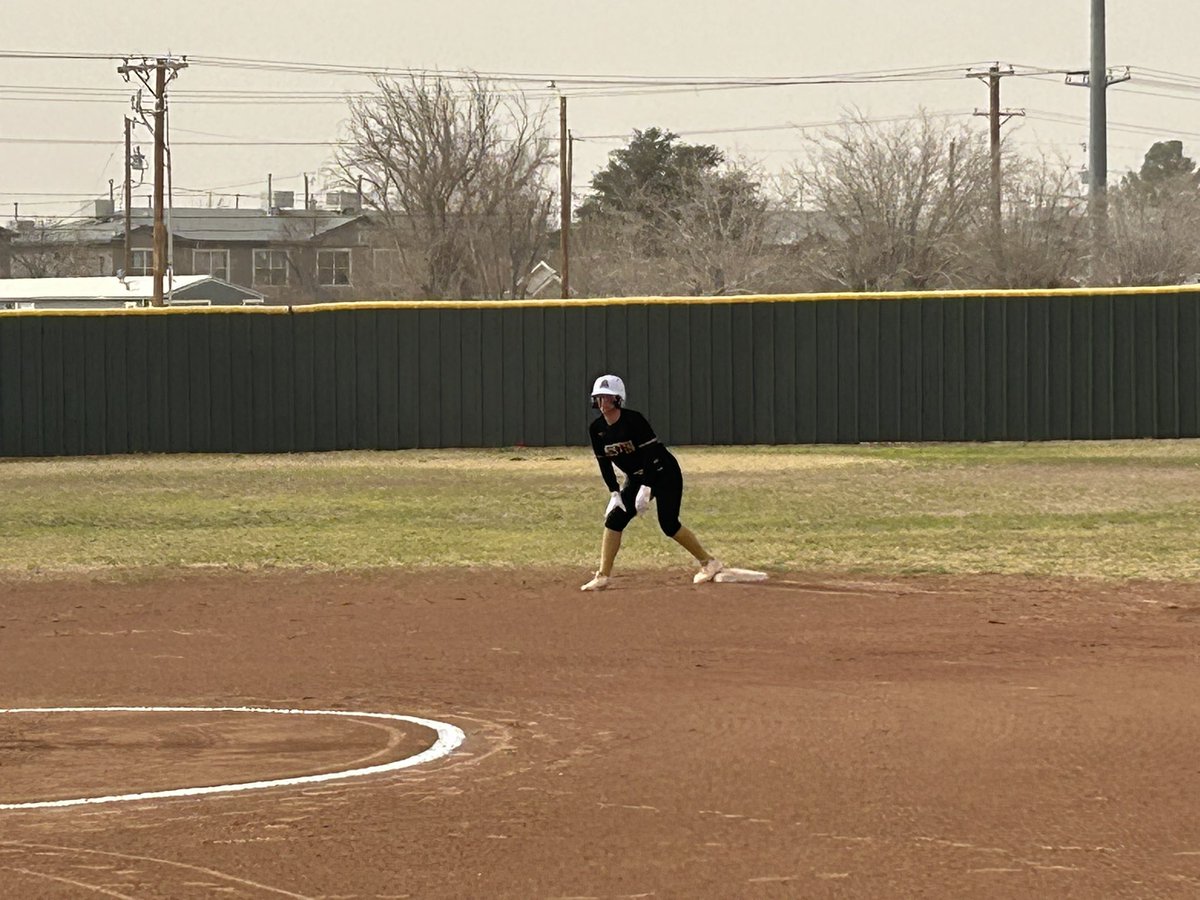 CoachPichardo's tweet photo. Great pitching…
Great defense…
Timely hitting…beat terrible weather. Outstanding win by our very scrappy softball girls. 20-2. Extremely proud of you all. Keep it going. 💪🏽🥎
#ETW
@maribelruiz2015
@MartyTeran915 
@RuennaValdez 
@EPISDathletics https://t.co/4DekUWm15e