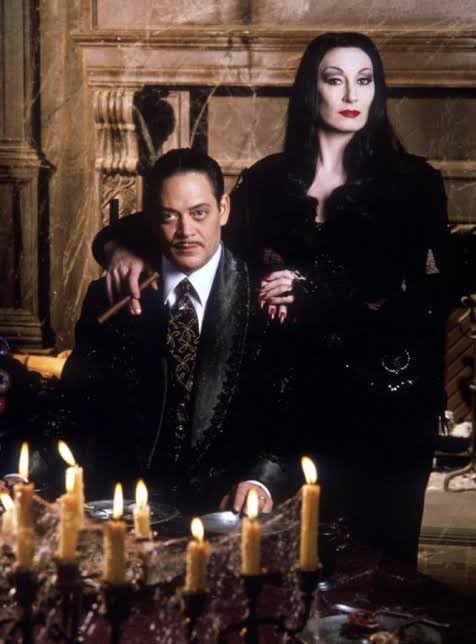 everdeenmd's tweet photo. the only gothic couple ever 🖤😈 https://t.co/BXx0oJgWhY