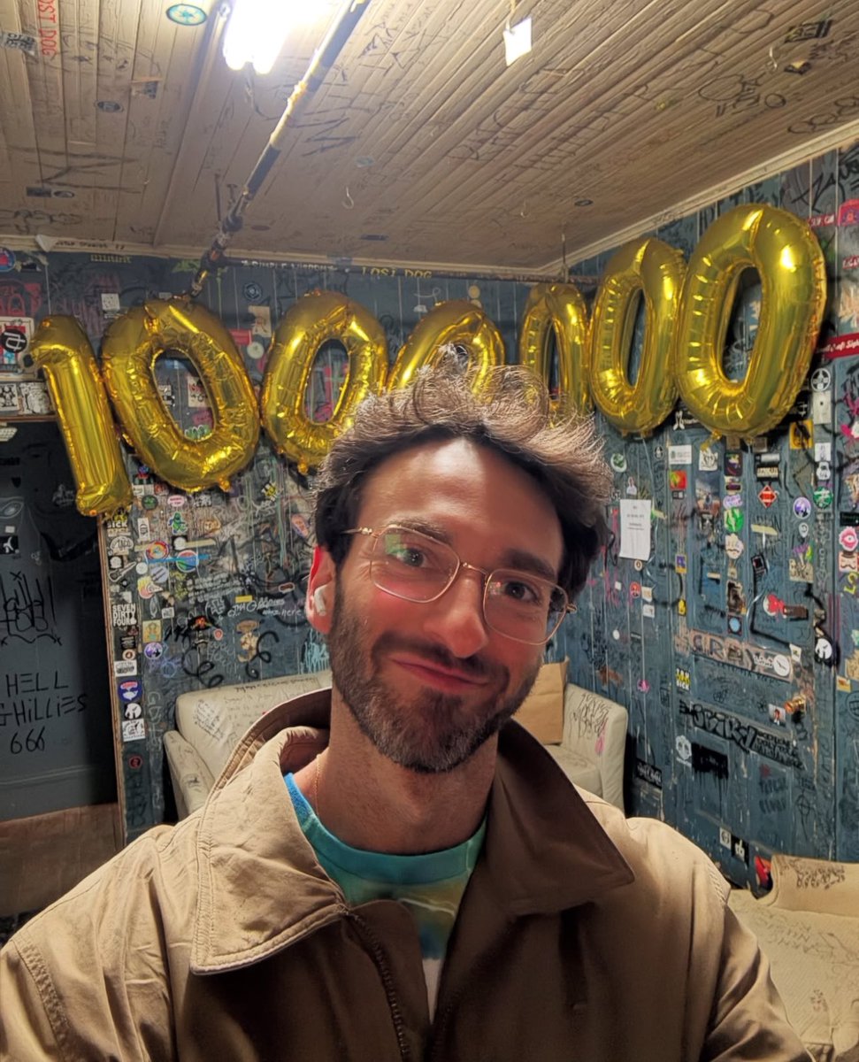 GianmarcoSoresi's tweet photo. Thank you to my girlfriend for teaching me how to celebrate the milestones https://t.co/DwCW0JSMPU