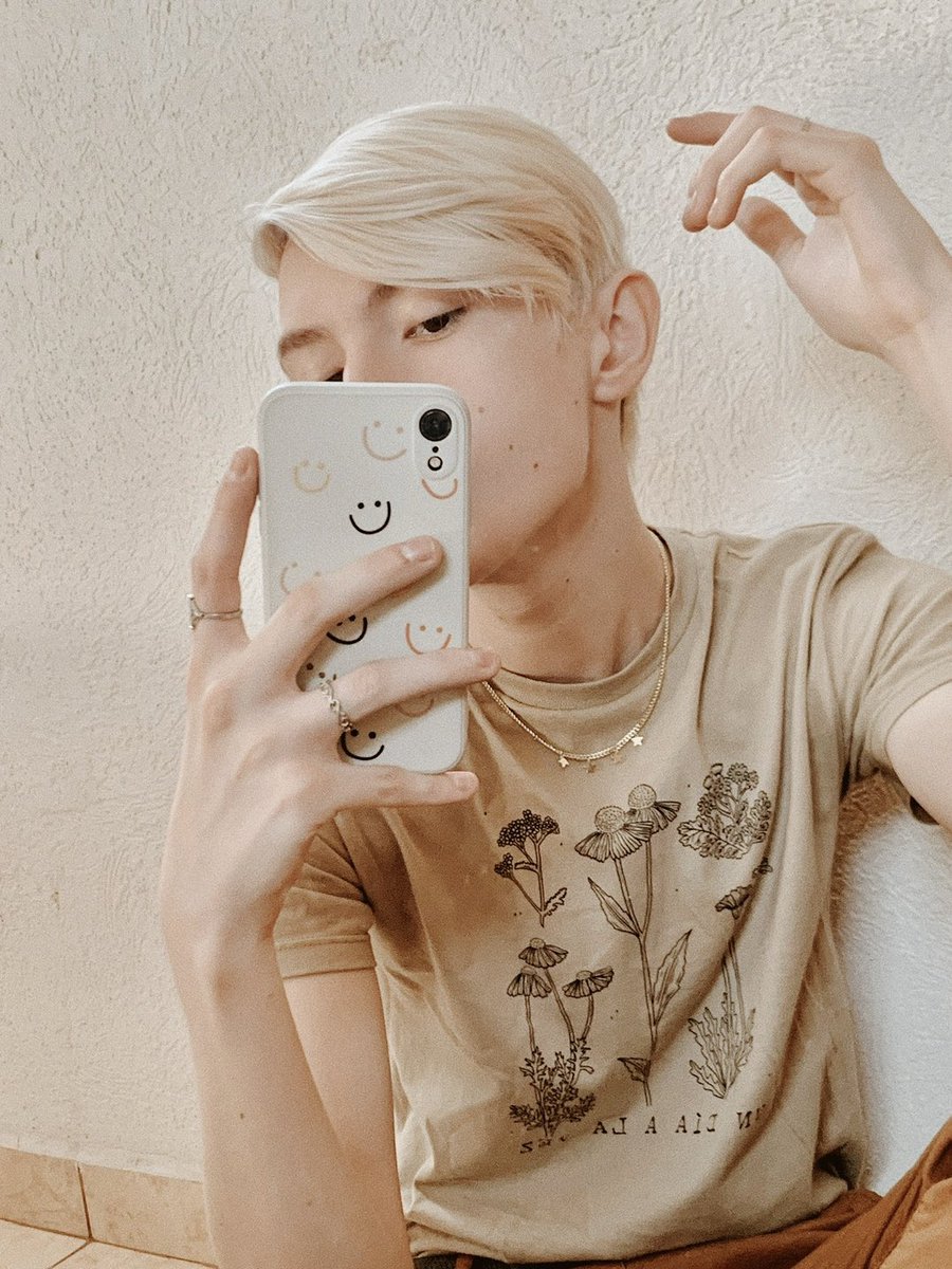 SoyLevin's tweet photo. 2025 ~ 2022 🧸🤍
#gay #gayboy #gayboys #gayman #gaytweets #gayguy #gaymen #gays #gaynews #alertapop https://t.co/s2PqQWwSnD