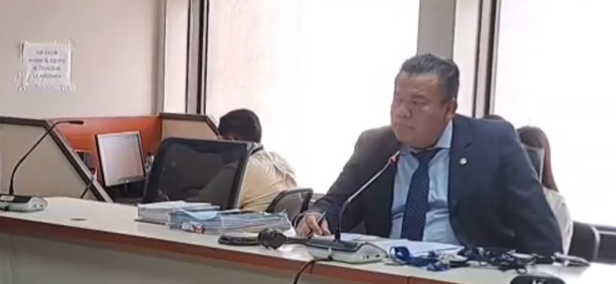 RaulFalla31's tweet photo. Promoví una nueva denuncia en contra del juez Erick Daniel García Alvarado y personal del juzgado, quienes asociados ilícitamente se negaron a cumplir una orden de la sala de apelaciones.

Nuevo antejuicio y procesamiento para el personal auxiliar.

Más temprano que tarde el juez estará tras las rejas, pues hoy no quien se lo lleve por las Chinamas fugado.