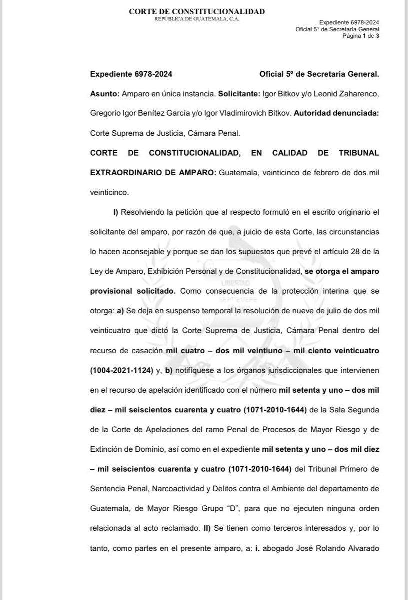 AbogadoRolandoA's tweet photo. @Igor_Bitkov @jsandoval82 La @CC_Guatemala, Ponente Gloria Porras (año 2018), y ahora, la CC presidida por Magistrado Nester Vásquez (año 2025), en forma congruente, resuelven que la familia #Bitkov se encuentra #exenta de responsabilidad penal. Ambas Cortes aplican la #ConvenciónDePalermo https://t.co/YYr2OEO0iw