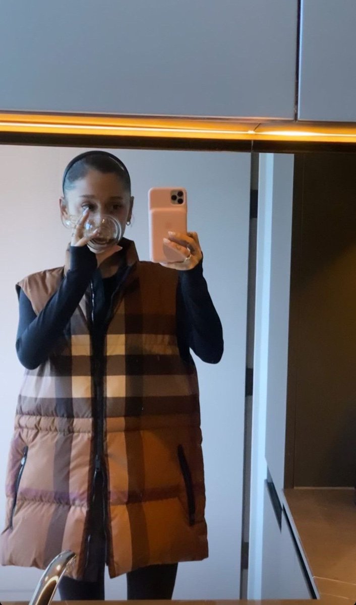 AG THROWBACKS ♡ tweet media