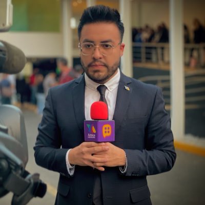 keniconnor's tweet photo. Otro reportero ahora de ventaneando siendo misógino y rebajando a Kenia solo por no dar una entrevista, porque no contratan gente que de verdad sea profesional y no unos resentidos con una mujer joven y exitosa, @/RobertoHega si no sabes quien es Kenia porque mandarla acosar. https://t.co/Phz7YReM6d