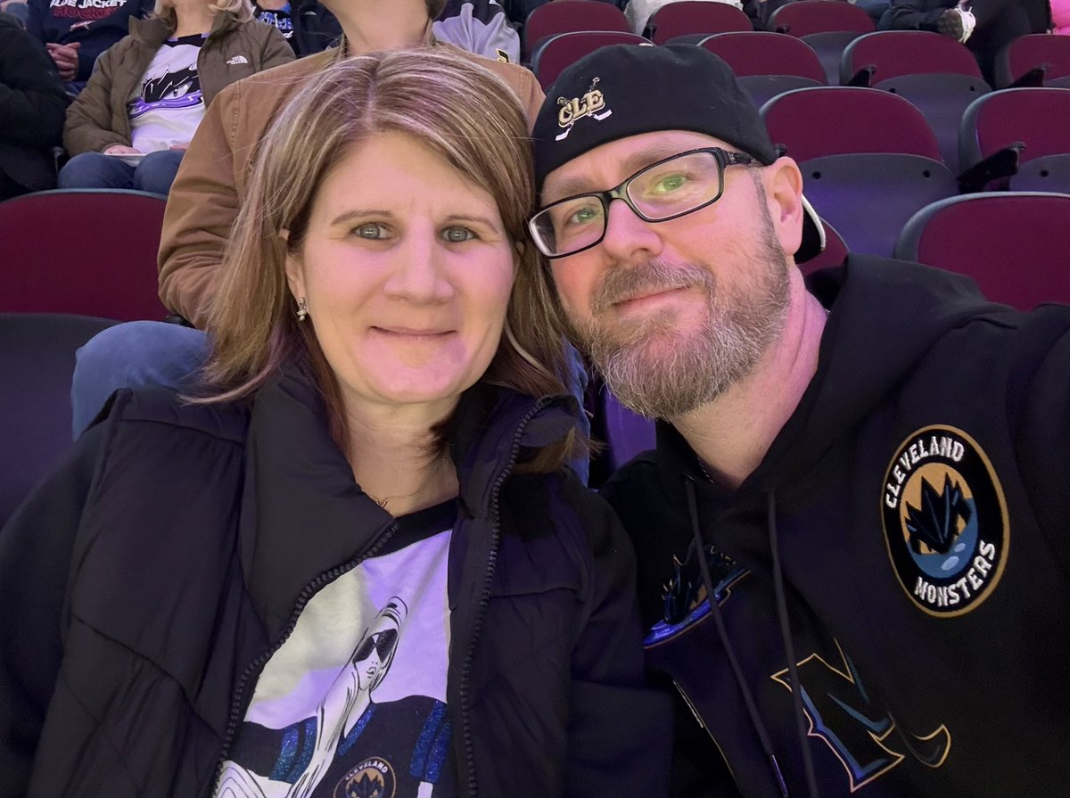 JimmyC_814's tweet photo. Losing would be unBEARable! Send these Bears packing! Let’s go MONSTERS! #fearthedepths @monstershockey 
🖤💙🏒 https://t.co/aPweTv9pQe