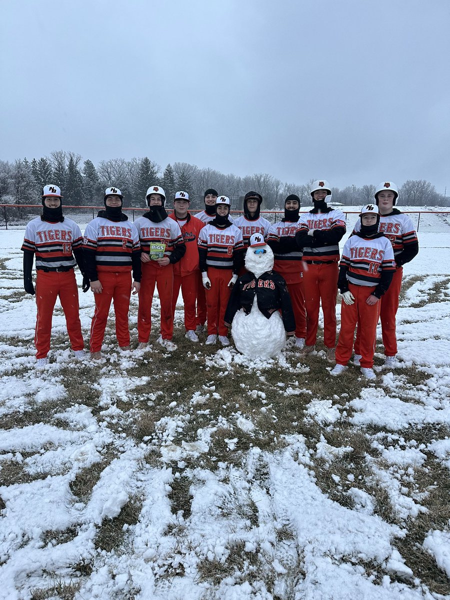 WhoWeBaseball's tweet image. Slow day ❄️ ❄️ ⛄️ ⛄️