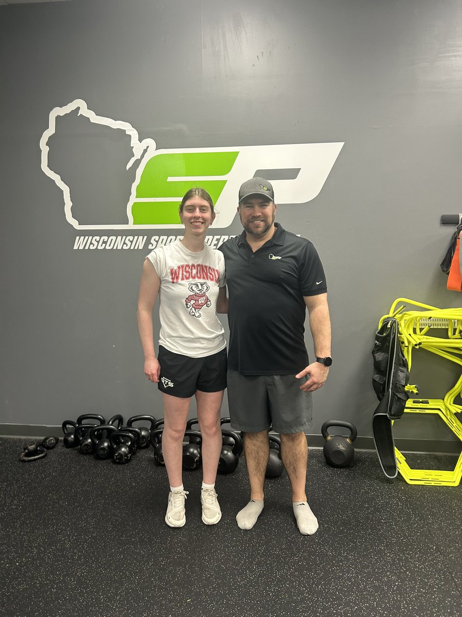 Elise Warnock 2027 tweet media