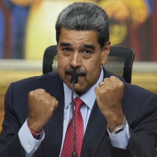 UHN_Plus's tweet photo. 🇻🇪🇺🇸 | ÚLTIMA HORA

Maduro desafía a EE.UU. 🔥 El régimen venezolano notificó a la Administración Trump que no aceptará más vuelos de deportación de inmigrantes ilegales en represalia por la revocación de las licencias petroleras. 💥 — WSJ/@OrlvndoA https://t.co/H5AHL0wNIo