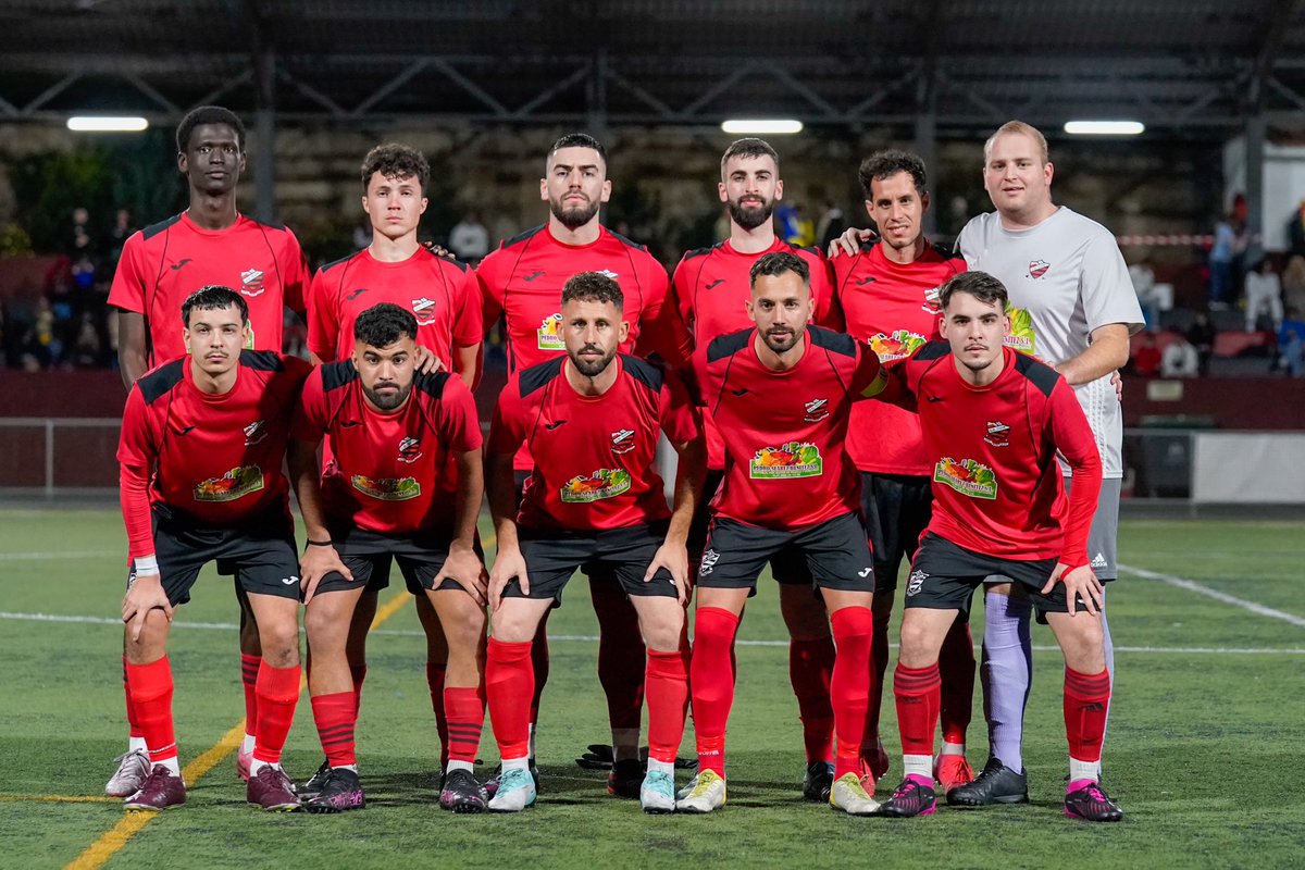 udguia's tweet photo. 📸 Dura derrota en el tiempo de prolongación del primer equipo, en el derbi guiense frente a la UD Atalaya (1-2).
Orgulloso de nuestros jugadores que se entregaron hasta el último segundo.
Gracias afición, junto lo conseguiremos. 💪❤️🖤
#volveralacima #udguia #guiaesdeporte https://t.co/Q3FfMsVaEA
