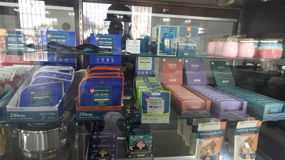 REDBARNHEMPDISP's tweet photo. Its Friday night nothing to do. head  out to Red Barn Hemp Dispensary and pick up your favorite goodies. 217 lomita Avenue ste 6 mission tx 78572 https://t.co/htS2cYJmDP