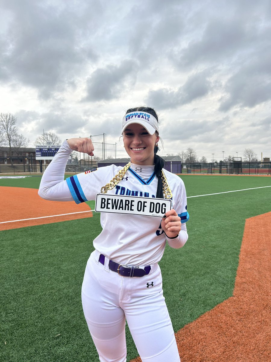 trumanstatesb's tweet photo. BIG BOMBS ONLY 💣💣💣💣 the dogs went OFF today in their sweep against UIS to kick off conference play! 🧹🧹💜🐶 https://t.co/YrLbB3TdMb