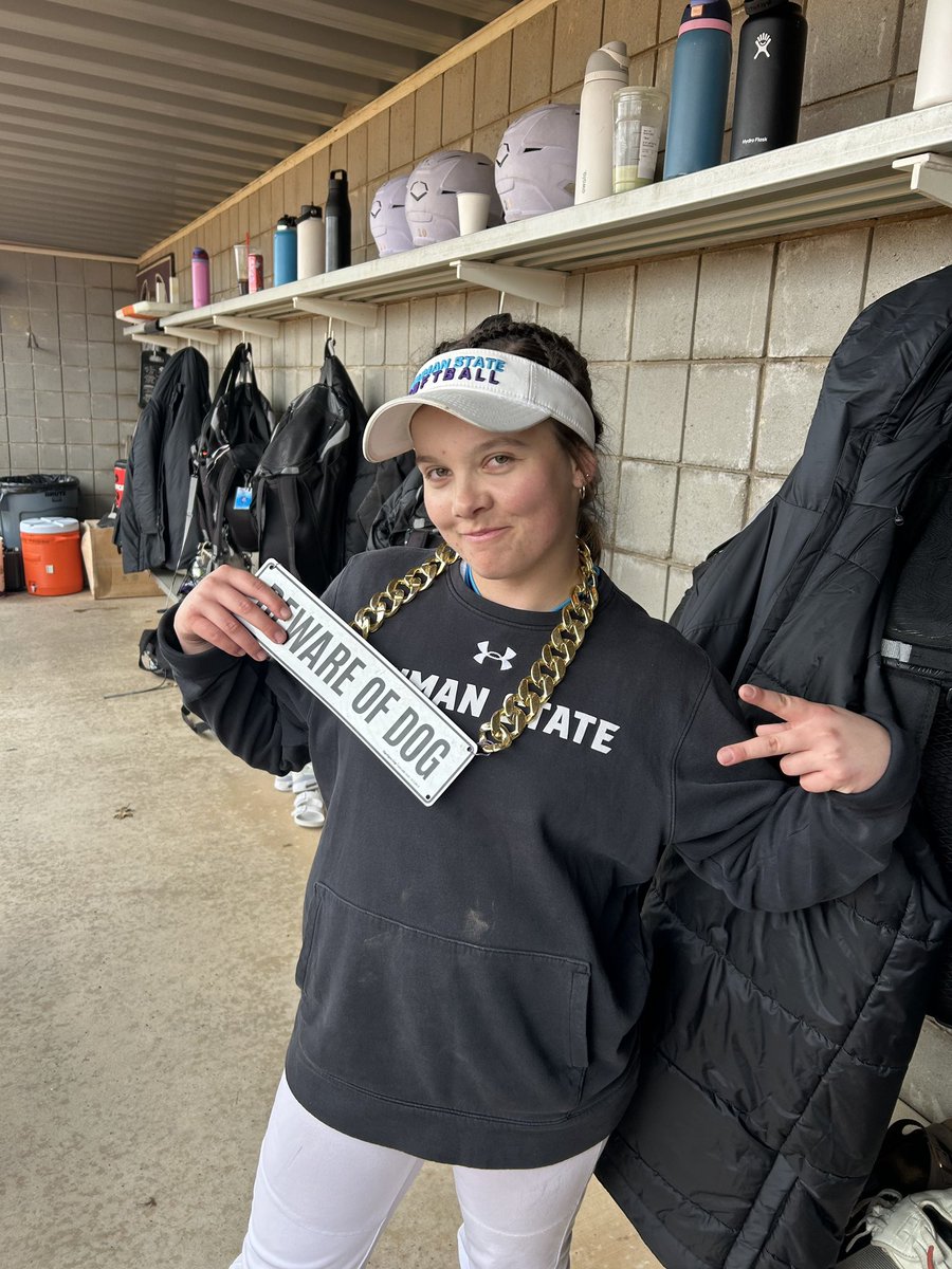 trumanstatesb's tweet photo. BIG BOMBS ONLY 💣💣💣💣 the dogs went OFF today in their sweep against UIS to kick off conference play! 🧹🧹💜🐶 https://t.co/YrLbB3TdMb