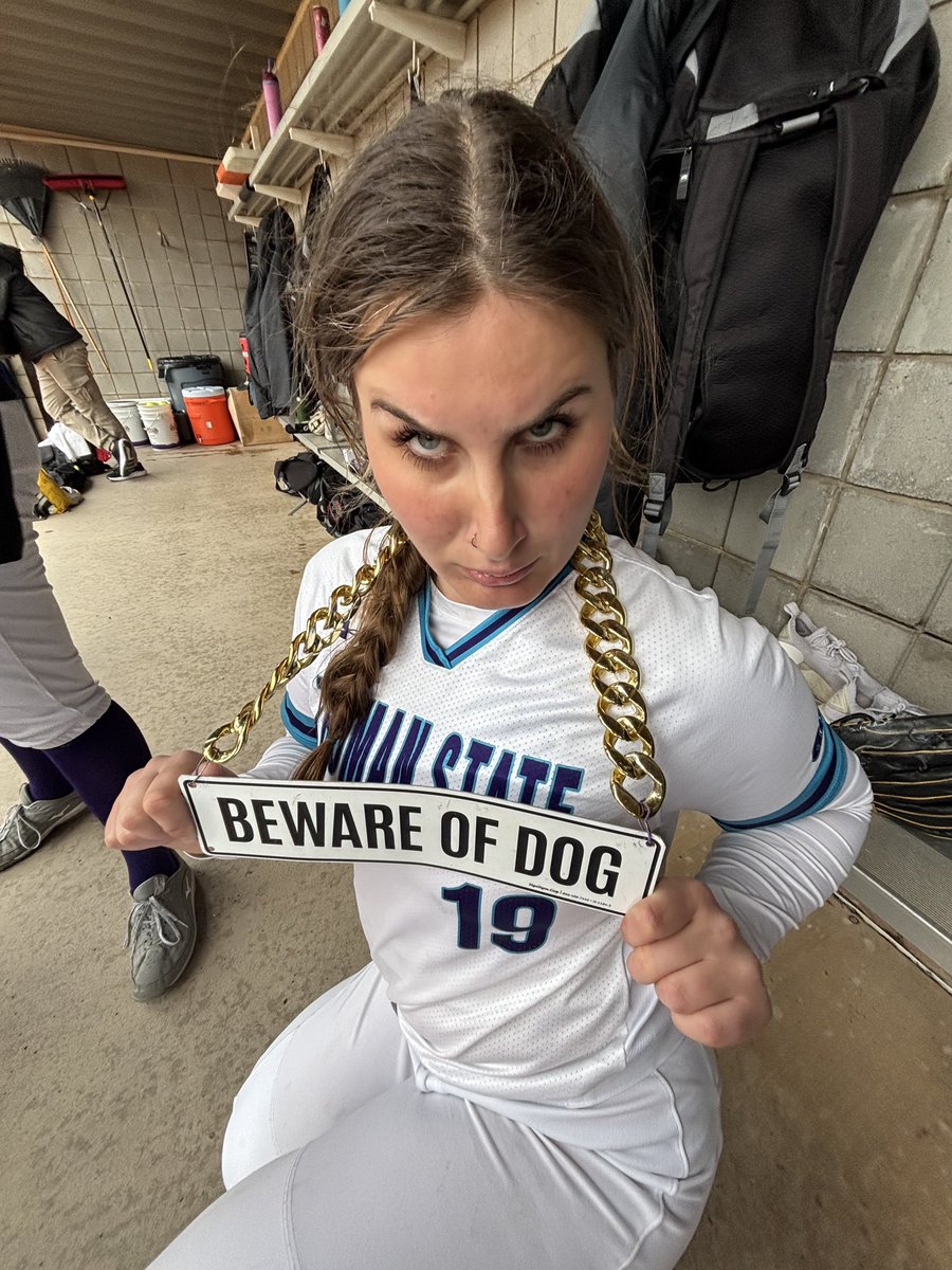 trumanstatesb's tweet photo. BIG BOMBS ONLY 💣💣💣💣 the dogs went OFF today in their sweep against UIS to kick off conference play! 🧹🧹💜🐶 https://t.co/YrLbB3TdMb