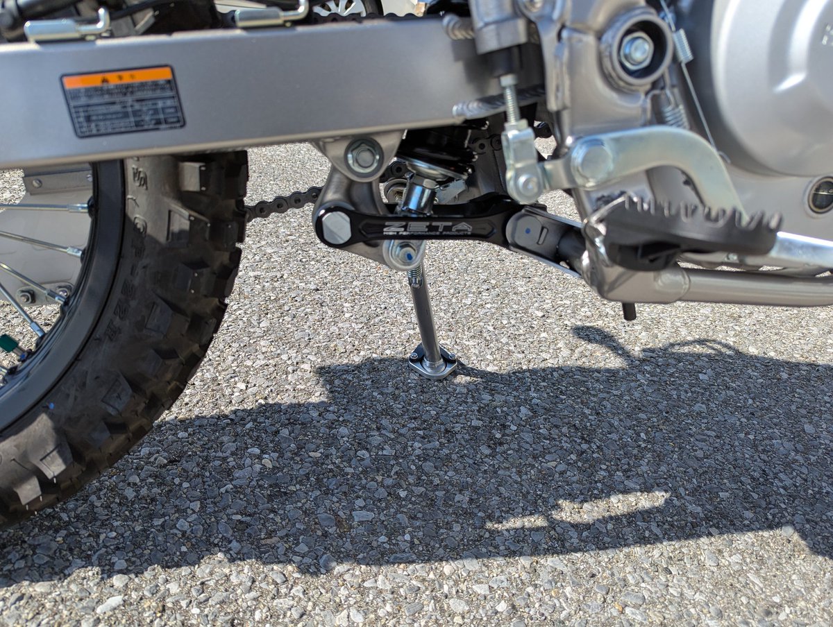 DukeKawamoto's tweet photo. KLX230S、ZETAのローダウンリンク付けて、ようやく両足、爪先が着くようになりました😁
足が短いので😱停車が大変でしたが
不安が無くなりました👍 https://t.co/8WxQR454ij