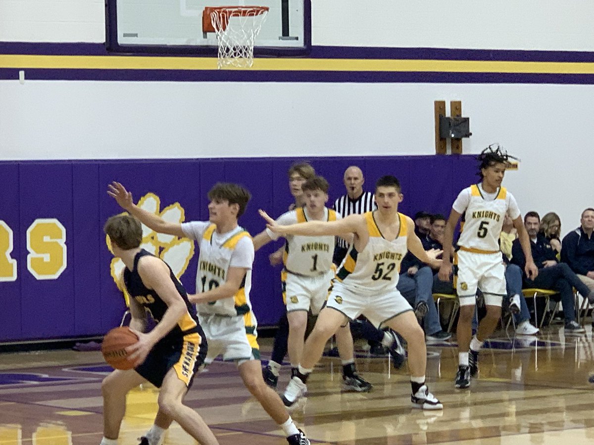 Sectional Game
End of 3rd Quarter

Knights - 37
Raiders - 26