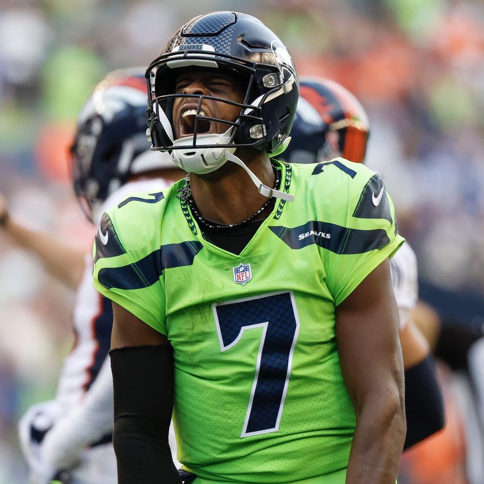 Seahawks trading QB Geno Smith to Raiders for 2025 third-round pick, per <a href="/RapSheet/">Ian Rapoport</a>