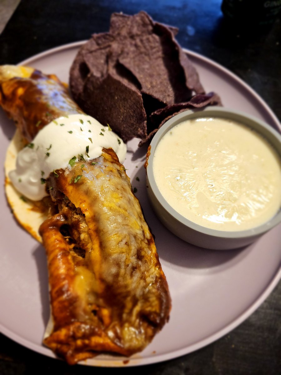 Buckaroo_Orion's tweet photo. Wanted to change it up for dinner tonight, so I decided to make chicken enchiladas. #chef #foodie #cookordie #food https://t.co/sW94JA5gY6