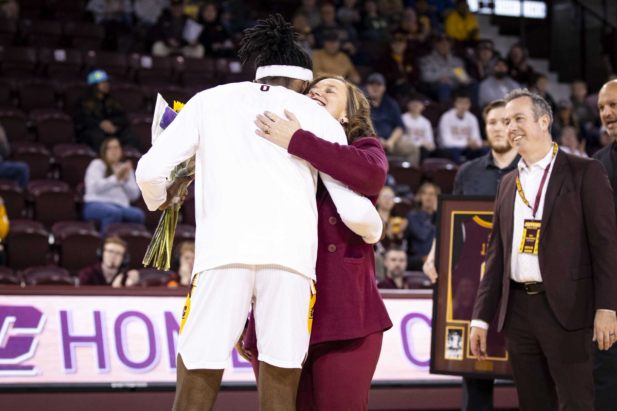 CMUMensBBall's tweet photo. We're so proud of you guys. 🫡

#FireUpChips🔥⬆️🏀 https://t.co/N1OndNbqUO