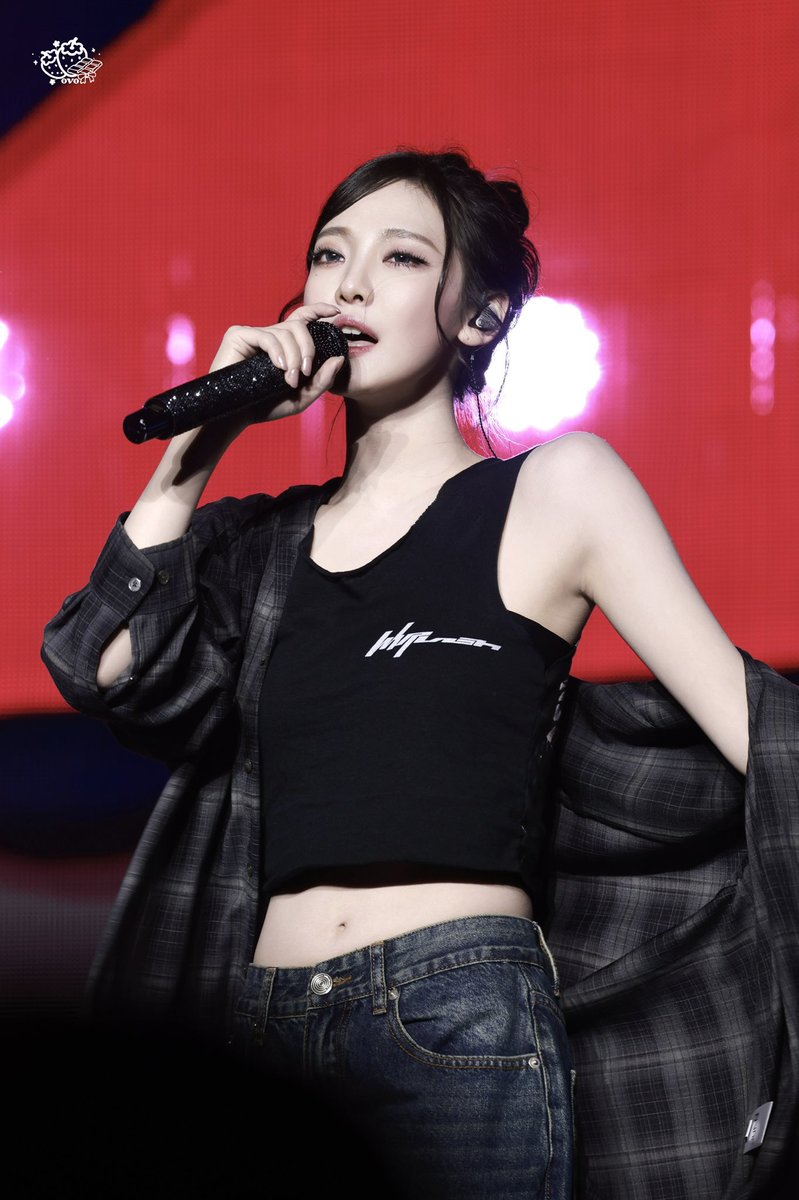 ningning (@ningshourly) on Twitter photo 