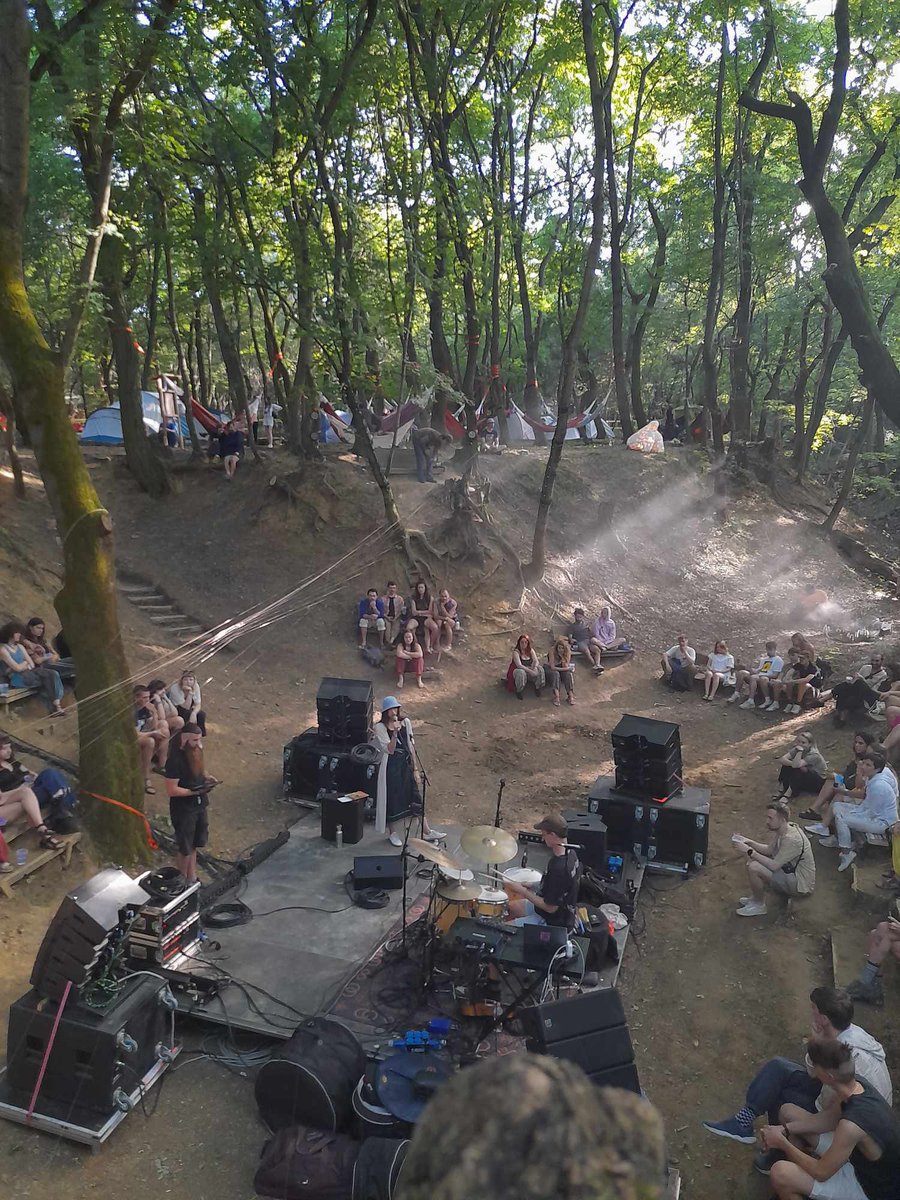 reika | saw charli at sziget :3 tweet media