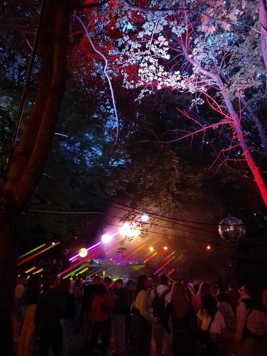 reika | saw charli at sziget :3 tweet media