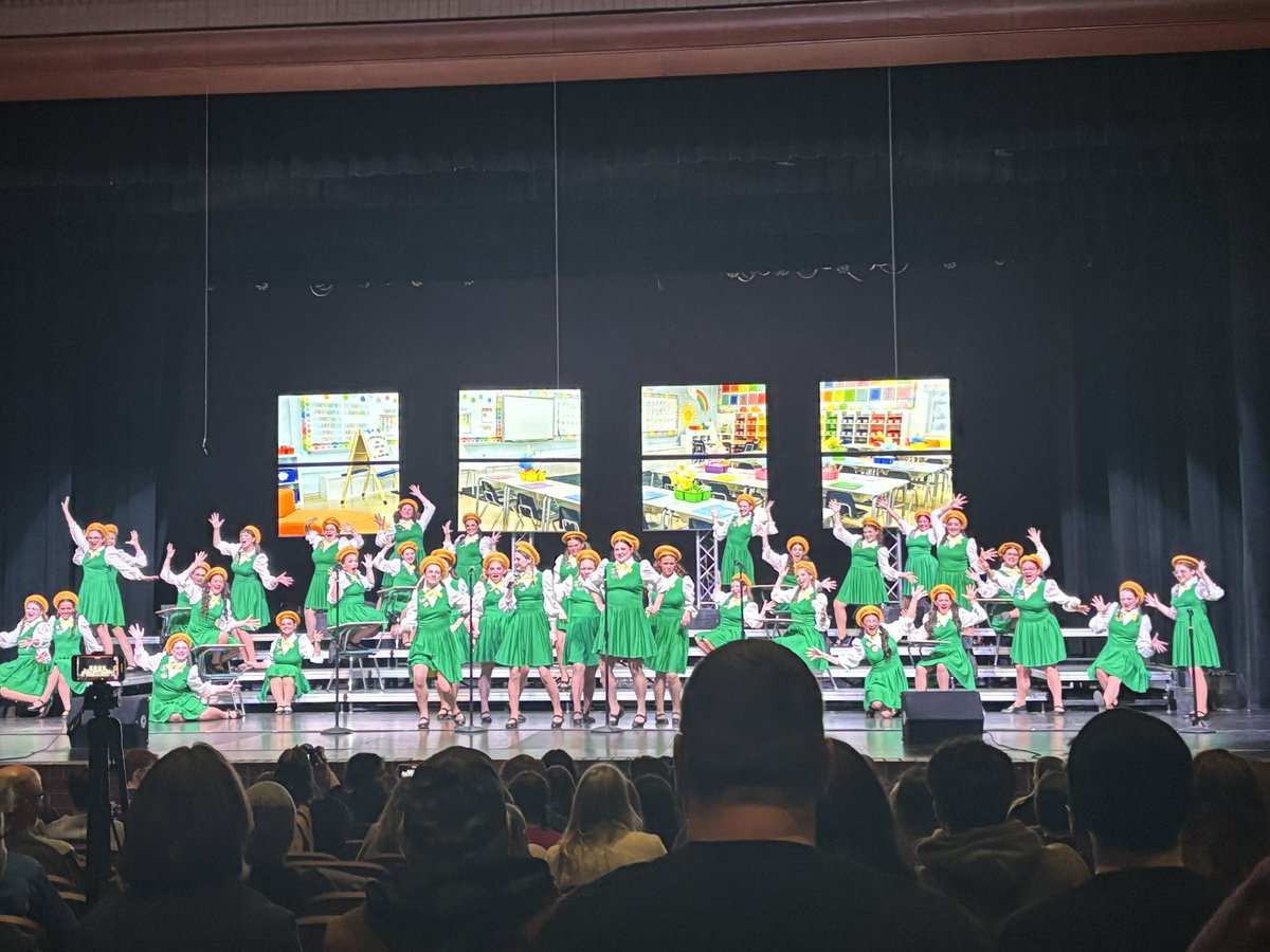 Fantastic performance this evening by Finesse! 🎶 <a href="/WesUpton/">Mr.Upton</a> <a href="/bechtold_mrs/">Erin Bechtold</a> <a href="/zlove_edu/">Zack Love</a>