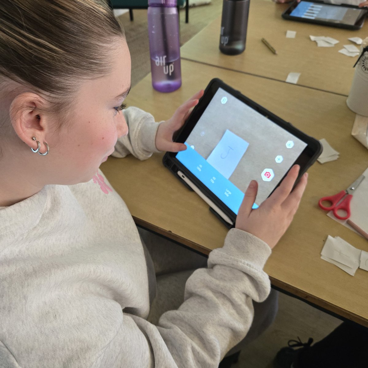 We have enjoyed a range of new spelling activities this week to practise our words. Battleships spell and Stikbot spell were some of our favourites. #antolit