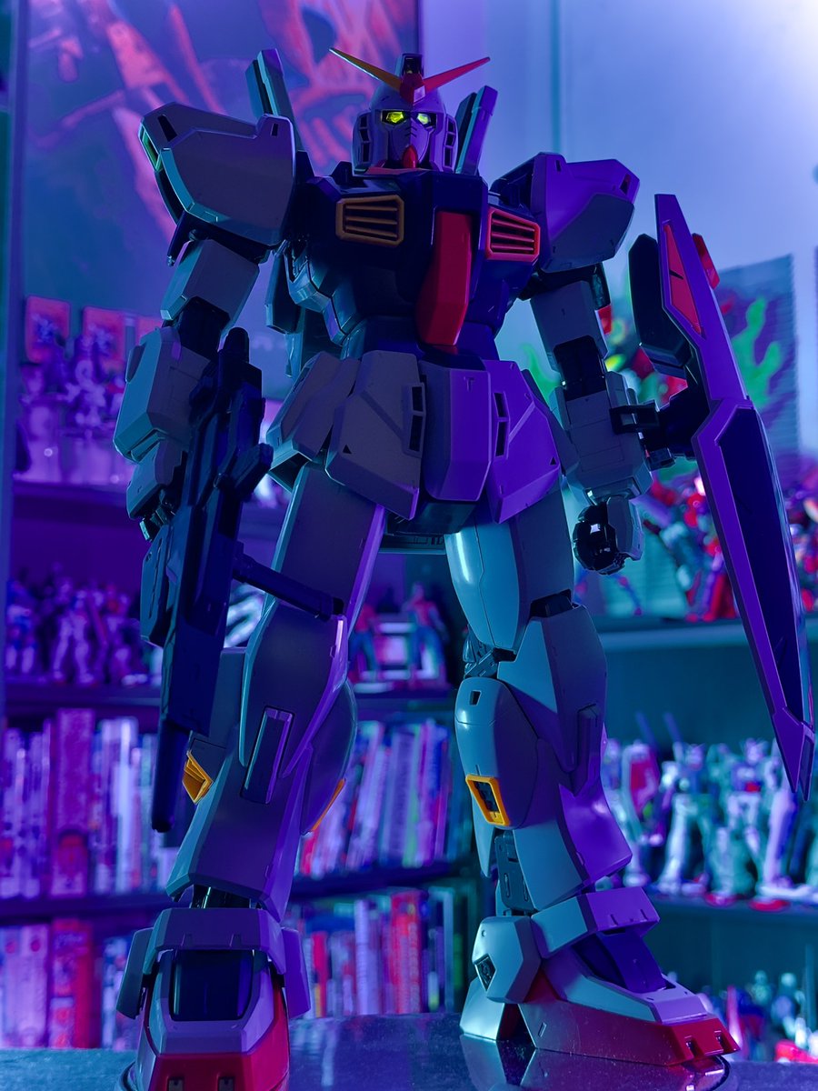 PG Gundam Mk II - Finished the basic snap build!
Kind of rough looking right now (nothing dark lighting can’t hide!), but I plan on detailing him up this week.
Such a surreal build. I’m not sure how to make a video on it, but part of me wants to give it a shot.