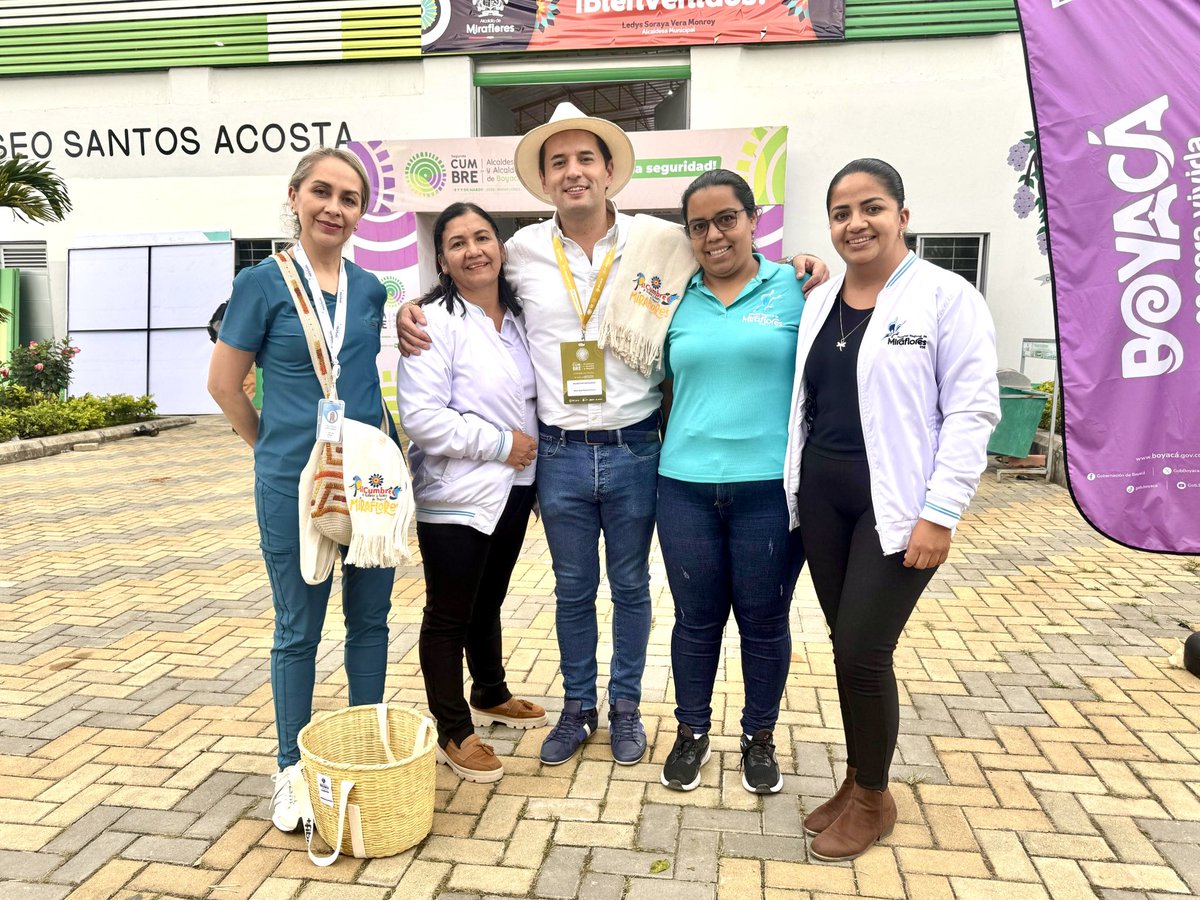 ingwilmerc's tweet photo. Muy felices de visitar el lindo municipio de #Miraflores y participar en la segunda #CumbreDeAlcaldesDeBoyacá2025, donde se firmó el ‘Pacto por la Niñez’, reafirmando nuestro compromiso con la protección de la infancia 👧🏻👦🏻, pero además un espacio muy importante para continuar el trabajo articulado y en equipo con los Alcaldes y el Gobernador para avanzar gestión para el beneficio de Boyacá. 

Acompañamos al @GobBoyaca, @CarlosAmayaR en la segunda cumbre de alcaldes de Boyacá, De verdad que estuvimos muy contentos de escuchar a los alcaldes, compartir con ellos y continuar a su disposición para seguir articulando esfuerzos de gestión entre el Gobierno Nacional Departamental, para llegar con soluciones a las necesidades de los boyacenses. 💪🏼

¡Felicidades por esta gran cumbre, Seguiremos trabajando en equipo, Boyacá, Vamos Pa’lante! ✊🏼💚