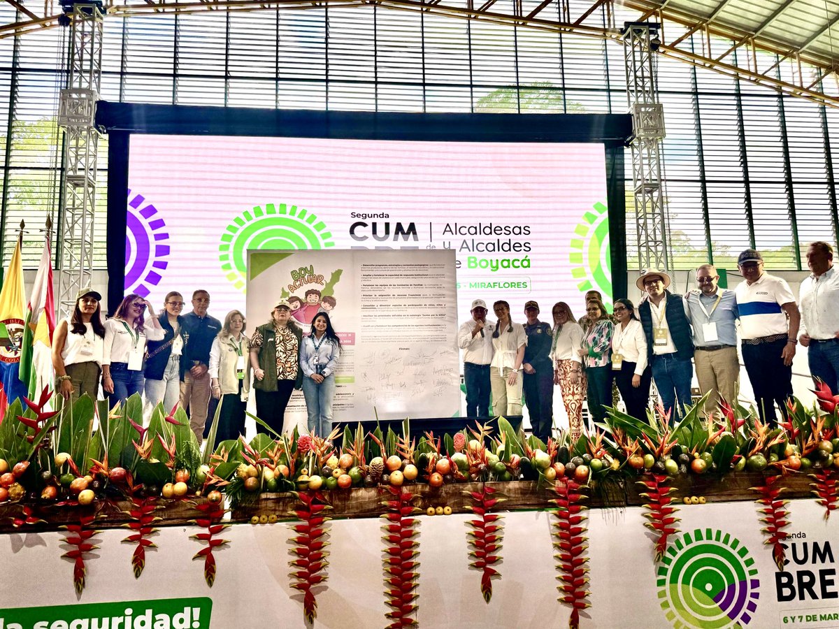 ingwilmerc's tweet photo. Muy felices de visitar el lindo municipio de #Miraflores y participar en la segunda #CumbreDeAlcaldesDeBoyacá2025, donde se firmó el ‘Pacto por la Niñez’, reafirmando nuestro compromiso con la protección de la infancia 👧🏻👦🏻, pero además un espacio muy importante para continuar el trabajo articulado y en equipo con los Alcaldes y el Gobernador para avanzar gestión para el beneficio de Boyacá. 

Acompañamos al @GobBoyaca, @CarlosAmayaR en la segunda cumbre de alcaldes de Boyacá, De verdad que estuvimos muy contentos de escuchar a los alcaldes, compartir con ellos y continuar a su disposición para seguir articulando esfuerzos de gestión entre el Gobierno Nacional Departamental, para llegar con soluciones a las necesidades de los boyacenses. 💪🏼

¡Felicidades por esta gran cumbre, Seguiremos trabajando en equipo, Boyacá, Vamos Pa’lante! ✊🏼💚