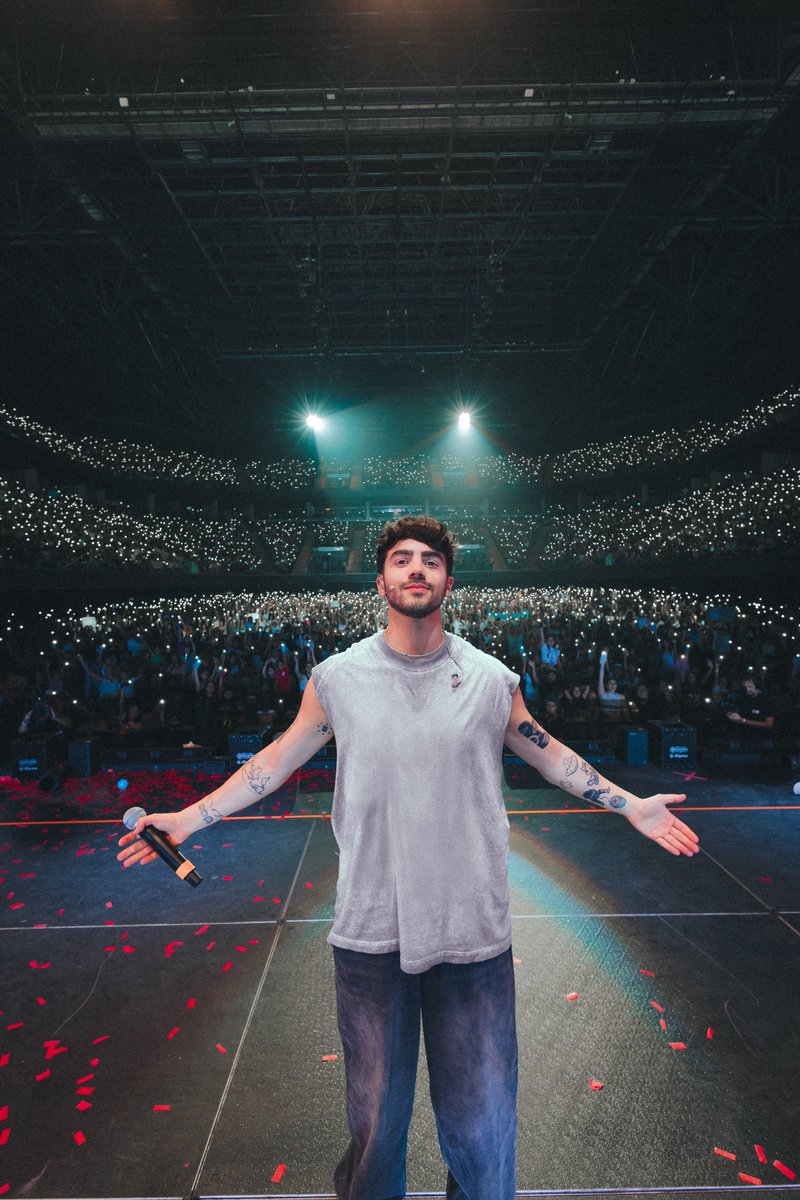 fedevigevani's tweet photo. 8 movistar arenas SOLD OUT!
gracias argentina 🇦🇷 https://t.co/7qkUTogqEN