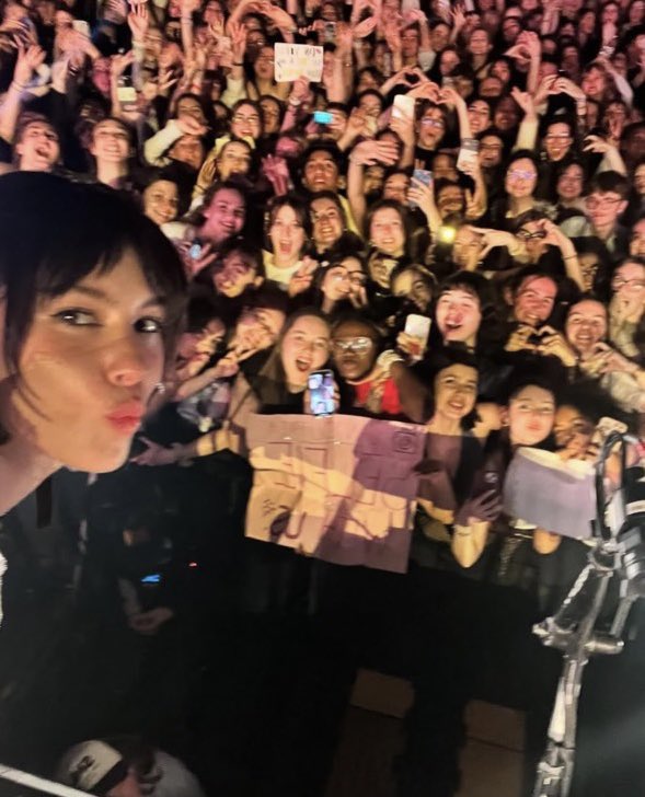 eva tweet media